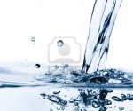 3362925-kristalheldere-stromend-water